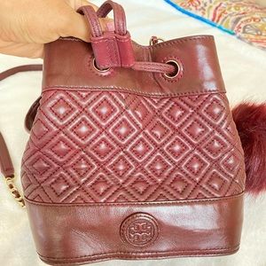 Look at this very beautiful Tory Burch Mini Purse )
 )❤️😍